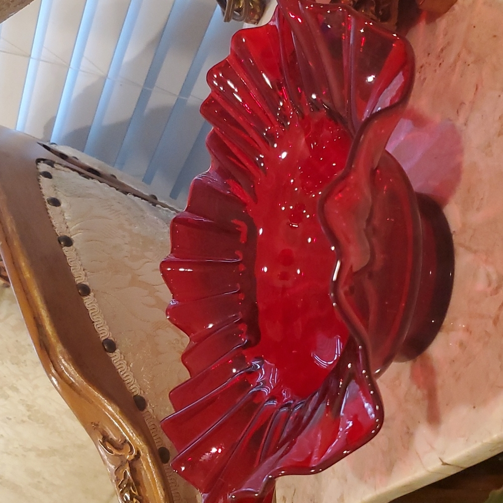 Tiara ruffled bowl